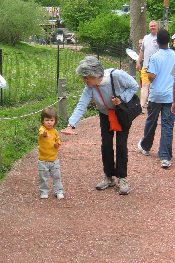 see grandma, it's like this...